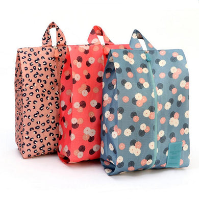 3 PC WOMEN'S SHOES/COSMETIC BAG