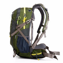 "Maleroads" 40L Camping/Hiking/Backpack/Travel Unisex Rucksack Bag (Raincover Included) - Gear Consumer